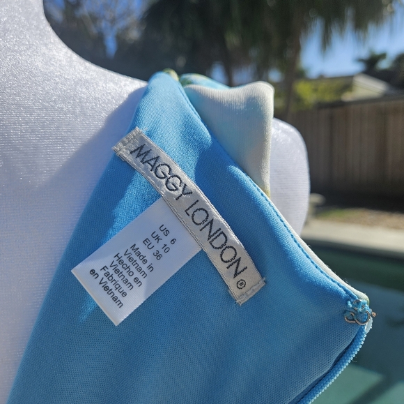 NEW Maggy London Sleeveless Midi Dress Size 6 Floral Tropical Bodycon Colorful - Picture 5 of 10